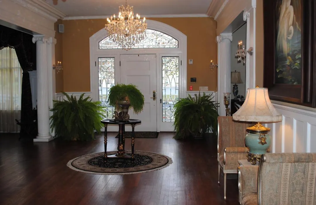 Trinkle Mansion Bed & Breakfast-1